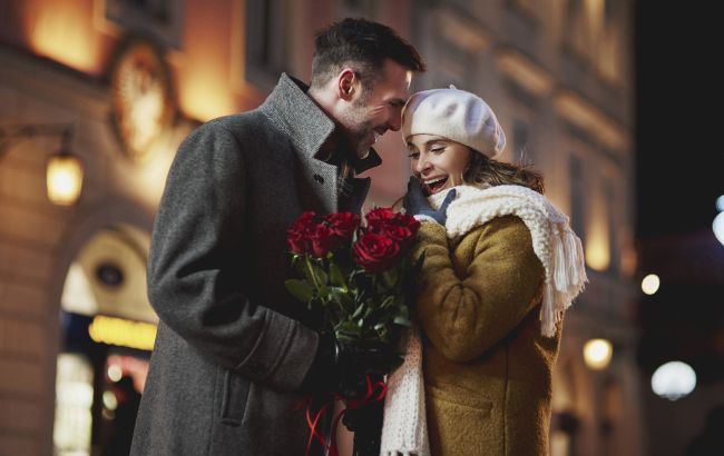 Забудьте о светских разговорах: 9 фраз для флирта, которые мгновенно создают эмоциональную зависимость