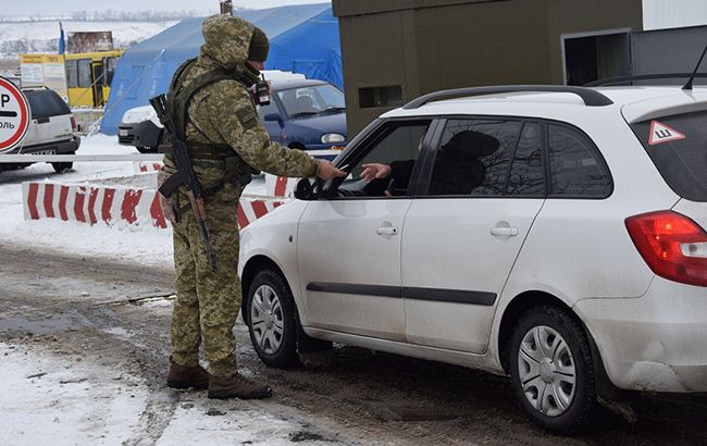Пункты пропуска на Донбассе за сутки пересекли более 36 тыс. человек