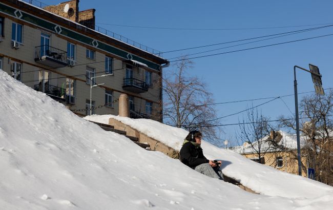 Пів метра снігу - лише початок: на Україну суне арктичне повітря з морозом -18