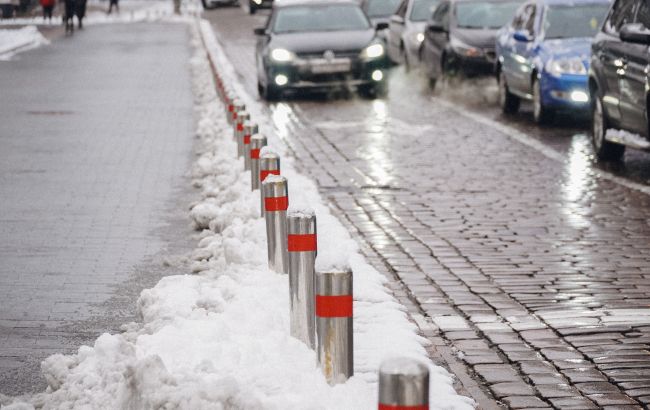 Скользкие дороги и подъем воды в реках: что будет с погодой в Украине завтра