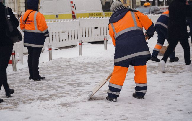 Травма через неприбраний сніг чи лід? Хто несе відповідальність і що робити постраждалим