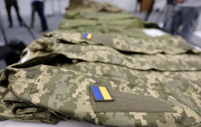 Поставил ВСУ некачественную одежду на десятки миллионов: предприниматель получил подозрение