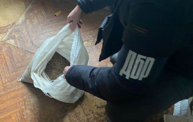 ДБР викрило у Запоріжжі мафію з виробництва та збуту наркотиків