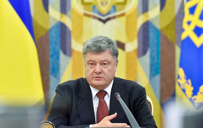 Порошенко и Волкер обсудили закон о реинтеграции Донбасса и освобождение заложников
