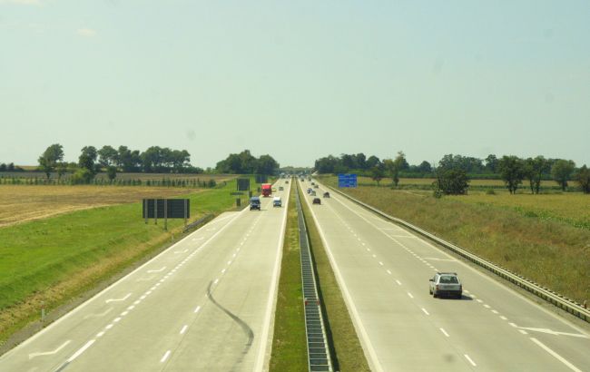 Польша изменила для украинцев правила проезда по дорогам. Кому и сколько придется платить