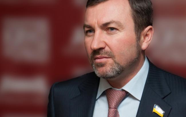 Нардеп из "Відродження" передал Парубию подписи в поддержку законопроекта для чернобыльцев