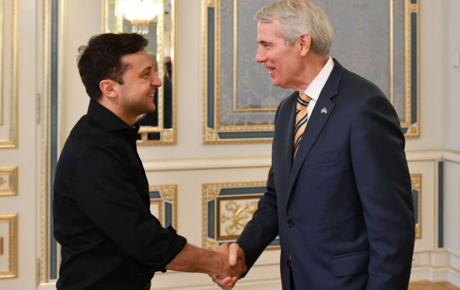 Зеленский обсудил с сенатором США усиление давления на Россию