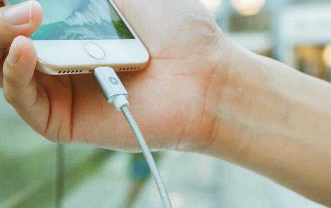 ЕС рассмотрит переход к единому порту для зарядки смартфонов
