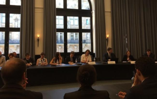 Меркель скасувала російсько-німецький форум "Петербурзький діалог" череза конфлікт в Україні