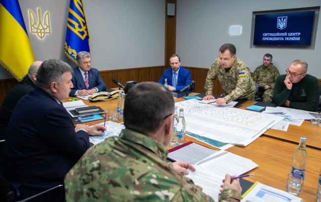 Порошенко ждет быстрых результатов расследования взрывов на арсенале в Ичне