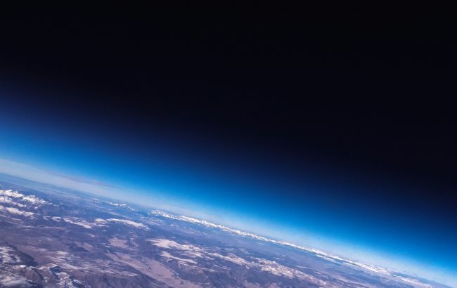 Горизонтальные дожди и отсутствие ураганов. Что было бы, если бы Земля была плоской