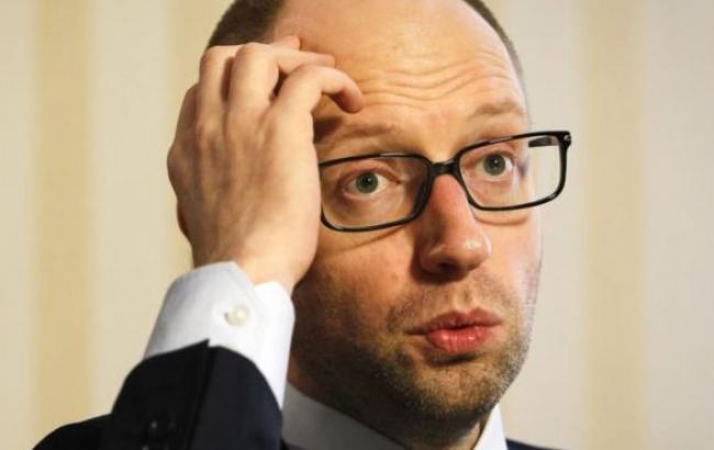 Украина ежедневно тратит на армию около 95 млн грн, - Яценюк