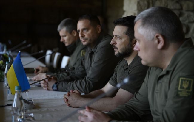 Зеленський провів велику нараду щодо розвитку та відновлення України