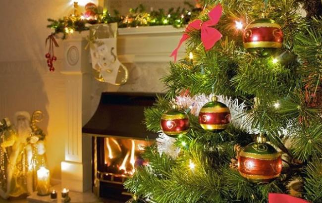 Штучна сосна або ялина. Що вибрати?