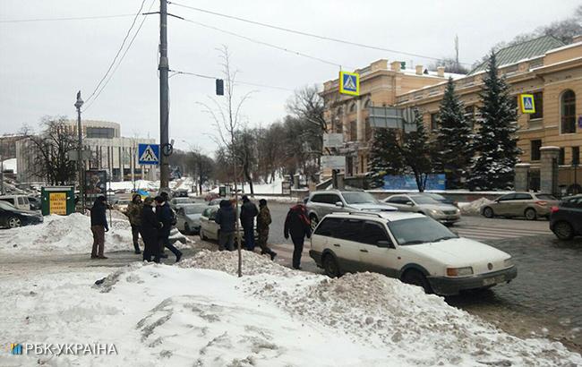 В Киеве активисты двинулись автопробегом к дому Порошенко