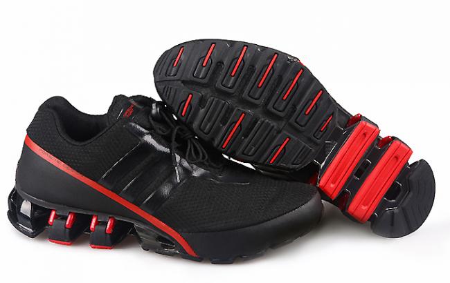 Спортивная обувь может быть не только качественной и удобной, но и эксклюзивной