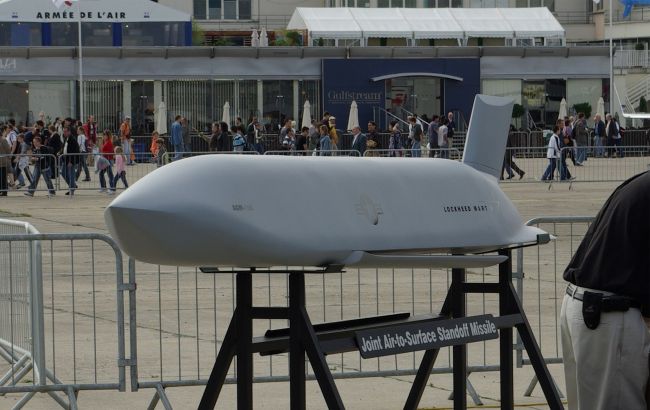 Трамп розглядає передачу Україні далекобійних ракет JASSM, - ЗМІ