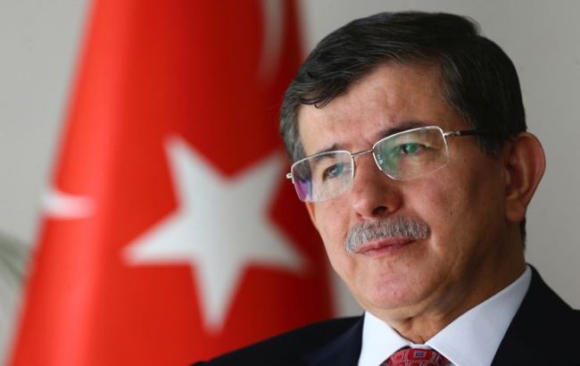 Премьер Турции призвал создать канал военной связи с Россией