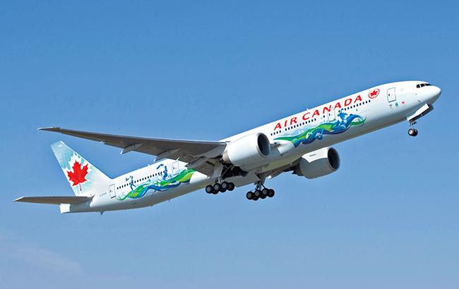 В Канаде экстренно сел загоревшийся в воздухе самолет