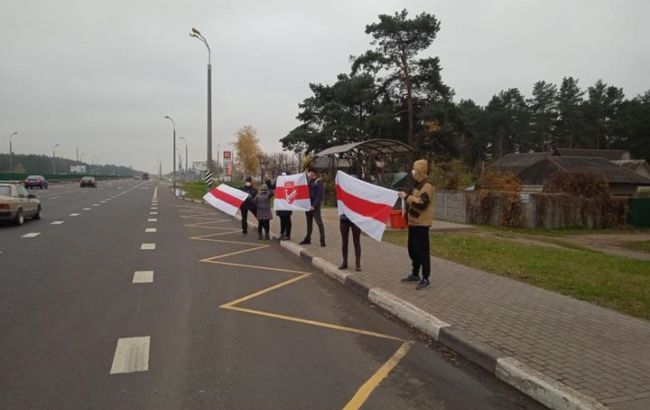 В центр Минска стягивают военную технику