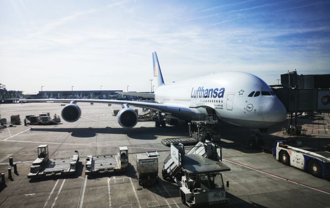 Німецька авіакомпанія скасовує сотні рейсів із Польщі: деталі