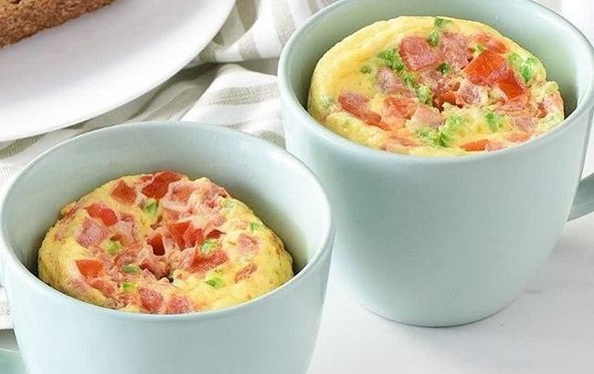 Омлет с овощами в микроволновке: рецепт быстрого завтрака