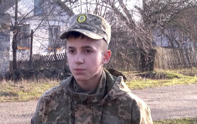 Потерял часть руки, но спас 5 детей: 17-летнего курсанта наградили орденом "За мужество"