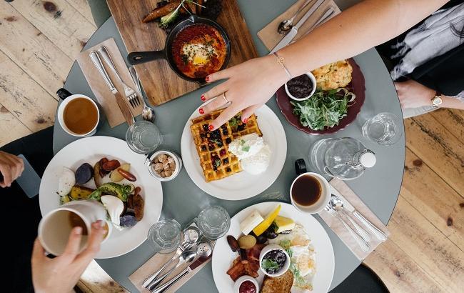 "Не даст замерзнуть": врач рассказала, как правильно питаться в холода