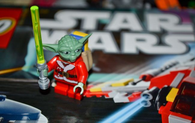 LEGO полностью прекращает работу в России