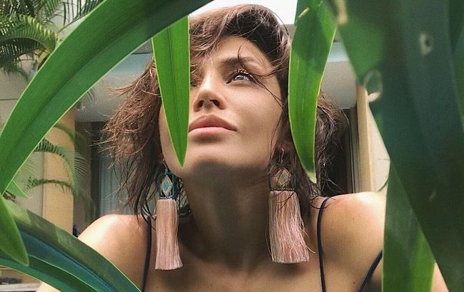 "Как ангел": звезда "Орла и Решки" показала стройную фигуру в платье от украинского дизайнера