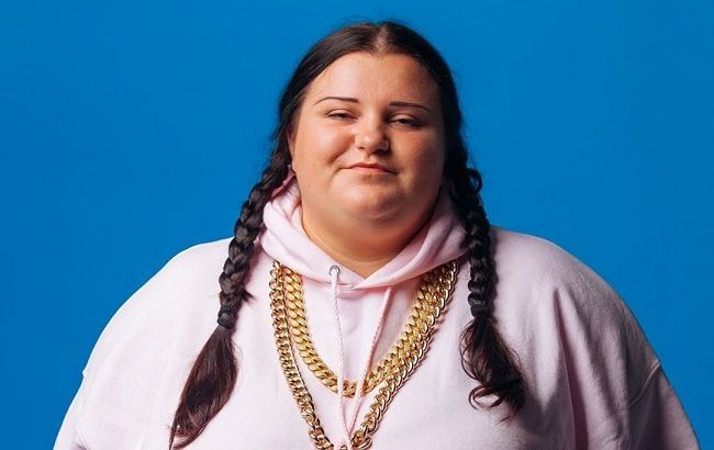 "Діва": Alyona Alyona засвітила пишні форми в купальнику