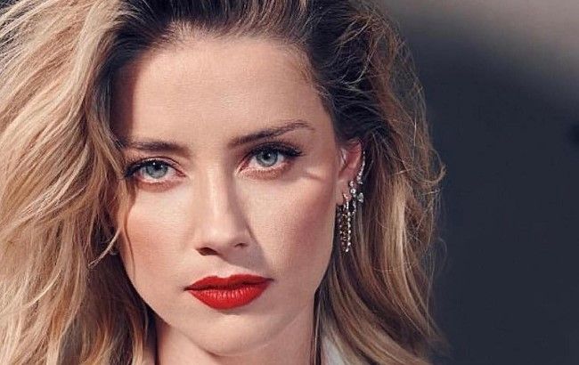 Эмбер Херд появилась на пре-пати Оскара в прозрачном топе без белья