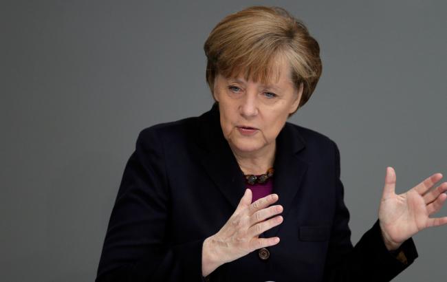 Меркель отменила визит на экономический форум в Давос из-за проблем с мигрантами