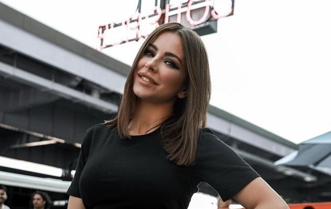 Пора в музей восковых фигур: Ани Лорак заподозрили в операции на лице