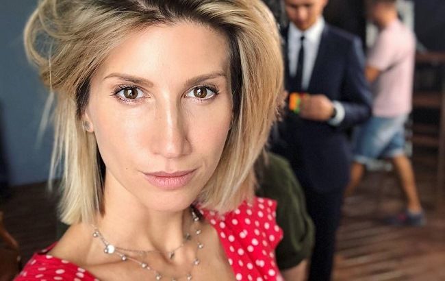 Луценко показала одно из самых сложных, но эффективных упражнений для красивых ножек