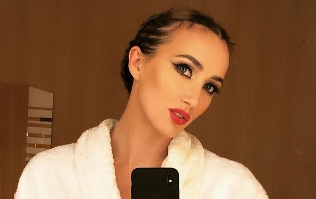 Леди-вамп: Анна Ризатдинова неожиданно стала блондинкой