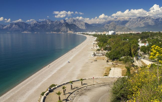 Вже не по кишені. У Туреччині прогнозують удвічі менше туристів із Росії