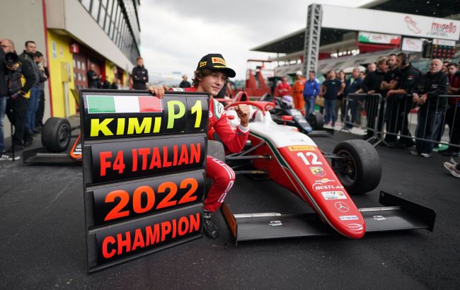 "Мерседес" перевірить спадкоємця Хемілтона на домашній трасі "Ред Булла"