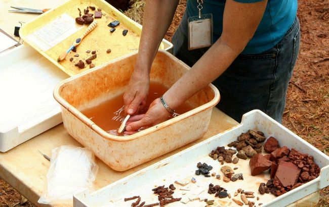 В Великобритании археологи обнаружили римскую мозаику, которой 1,5 тысячи лет