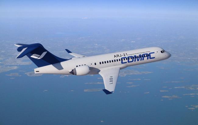 Китай показав cвій перший пасажирський літак