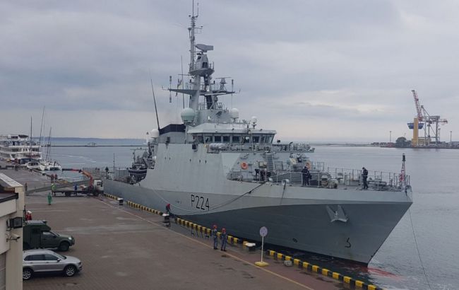Корабль Королевского флота Британии вошел в порт Одессы: фото судна