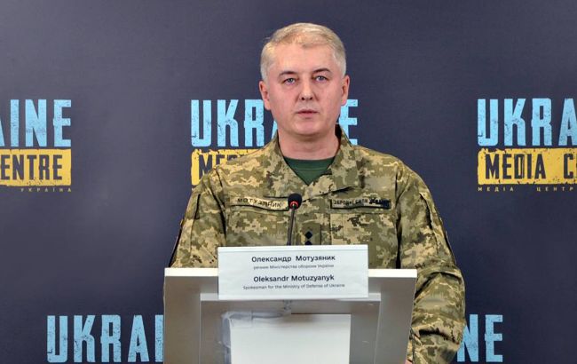 Шесть батальонов армии Беларуси усиливаются возле Украины, - Минобороны