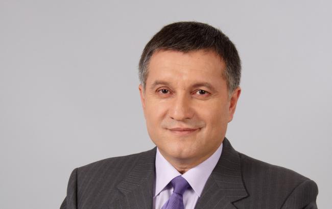 Українцям з 1 січня 2016 року видаватимуть електронні паспорти