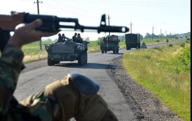 В результате обстрелов в Луганской обл. ранены военный и местный житель, - ОГА