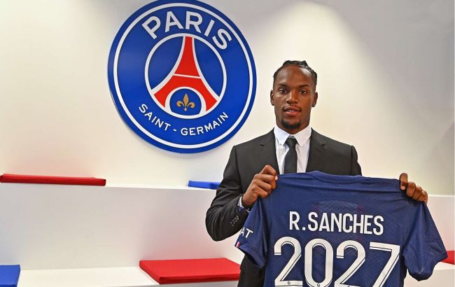 ПСЖ оформил трансфер героя Евро-2016