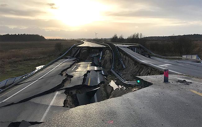 У Німеччині провалився автобан