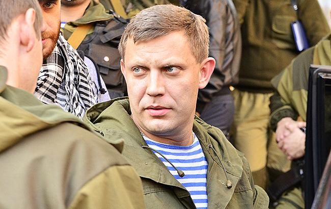 Без тельняшки и погон: в сети подняли на смех памятник Захарченко в Донецке