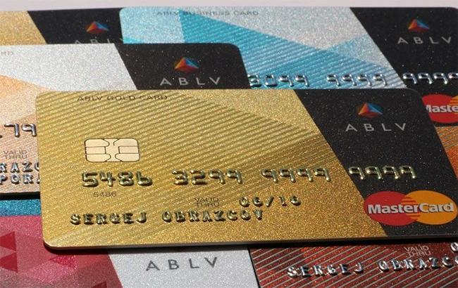 ЕЦБ ввел ограничения в отношении латвийского банка, подозреваемого в махинациях с Курченко