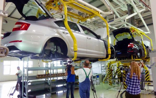 Украинцы купили почти 14 тыс. новых легковых авто в 2015 г., - "Укравтопром"