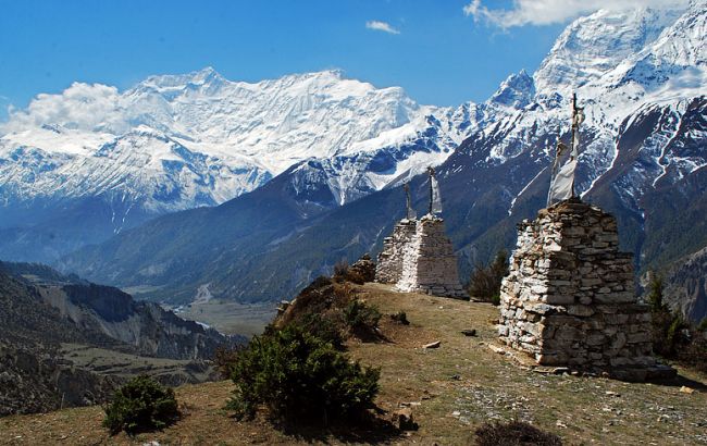 У Непалі під час польоту зник пасажирський літак